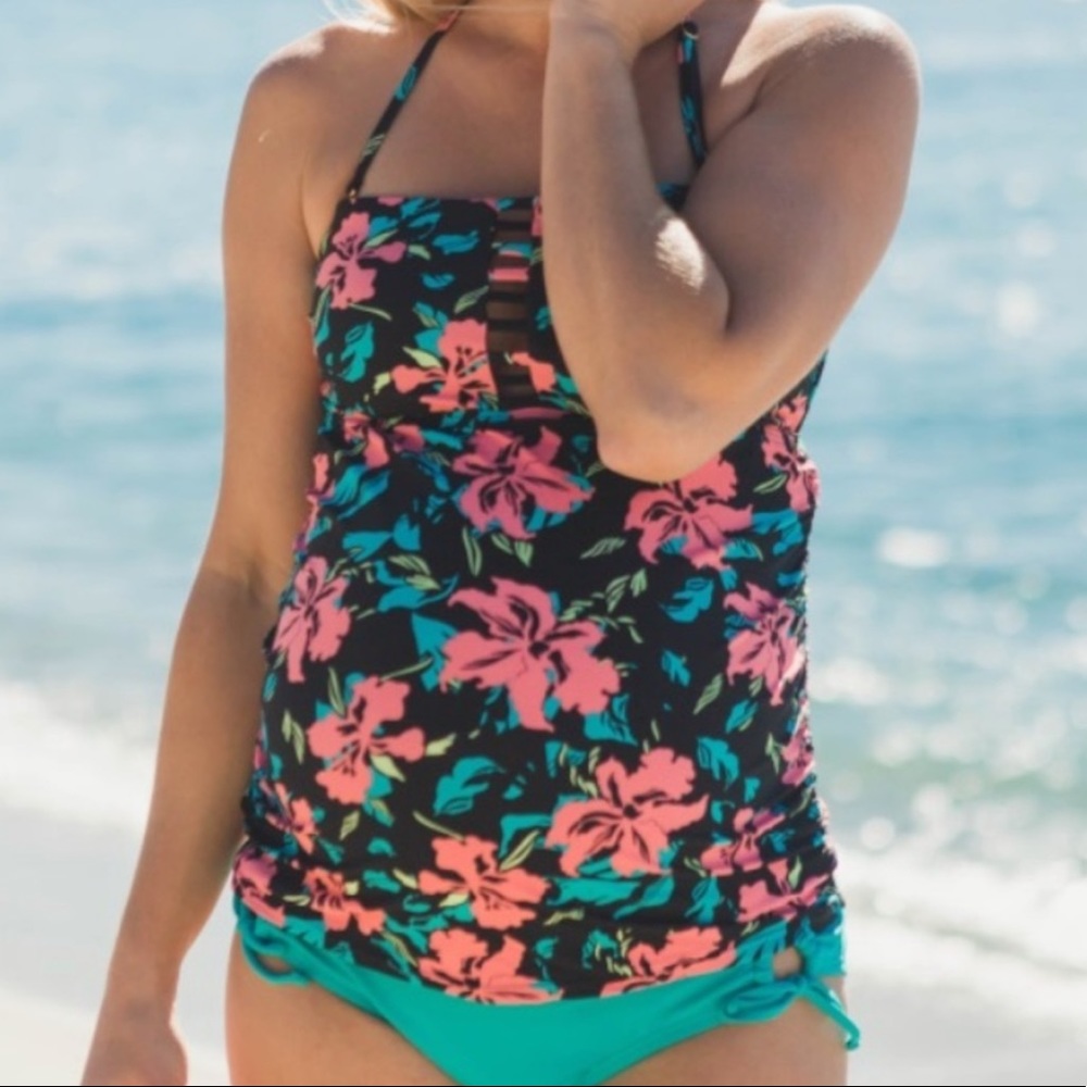💗HOST PICK 💚 Pinkblush floral tankini halter top